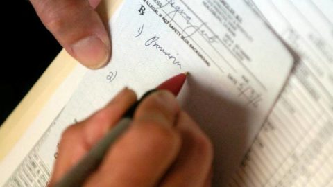 Dental office manager faces jail for falsifying prescriptions